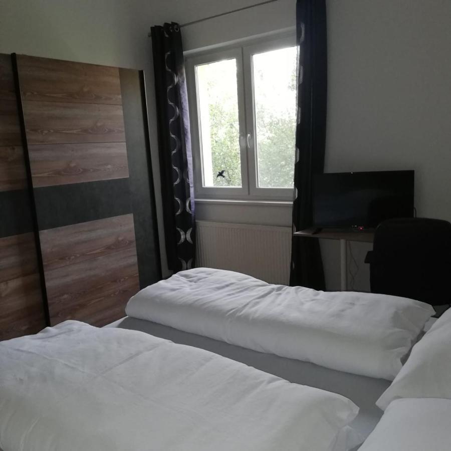 Hotel Rezident Consult S.R.O. Bratislava Esterno foto