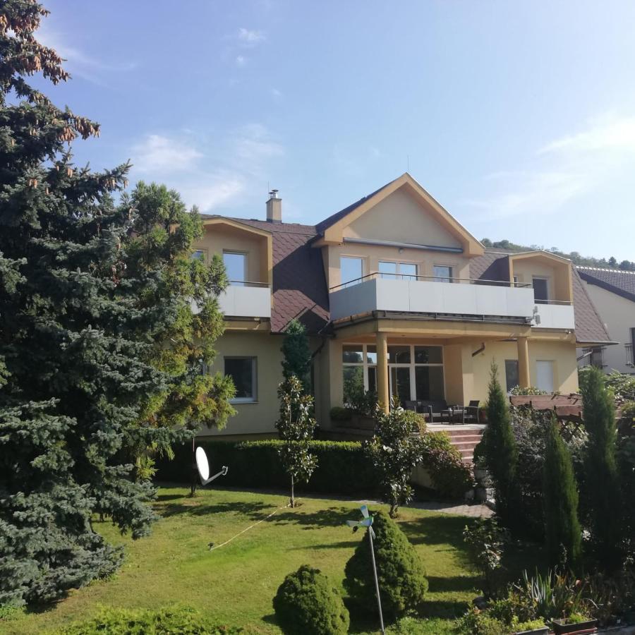 Hotel Rezident Consult S.R.O. Bratislava Esterno foto